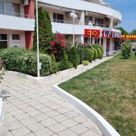 Апартаменты Luxurious Nani