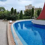 Luxurious Nani *