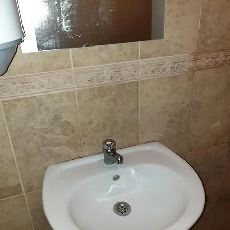 Luxurious Nani דירה קרנבו