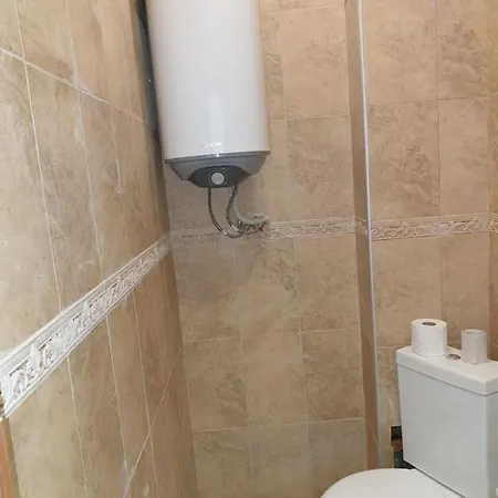 Luxurious Nani קרנבו