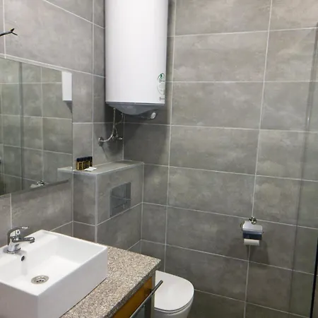 Luxurious Nani * קרנבו