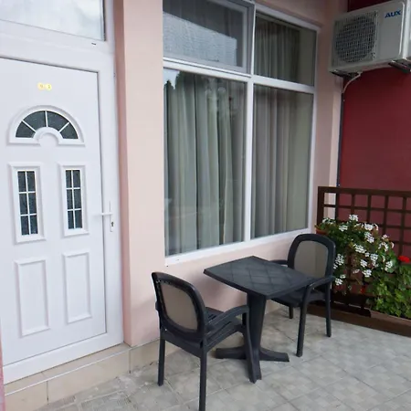 луксозни студиа нани Апартамент