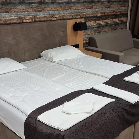 Luxurious Nani