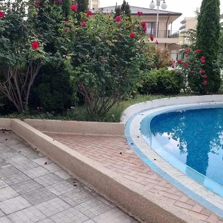 Luxurious Nani דירה