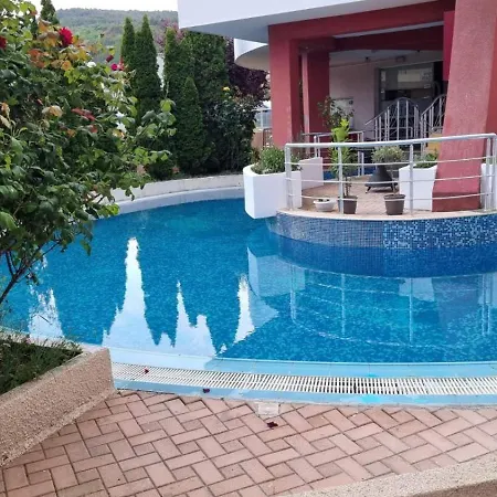 Luxurious Nani דירה